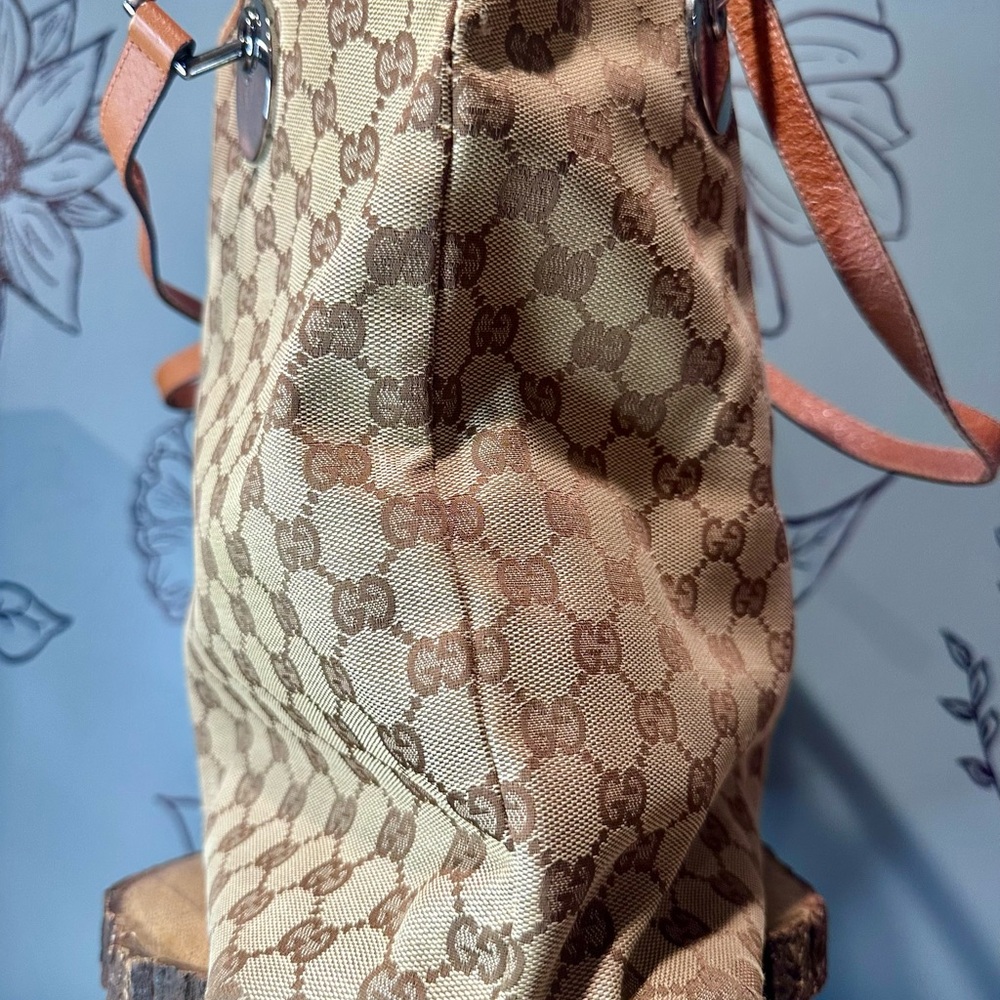 Gucci GG Logo Vintage Canvas Shoulder Bag - Picture 9 of 15